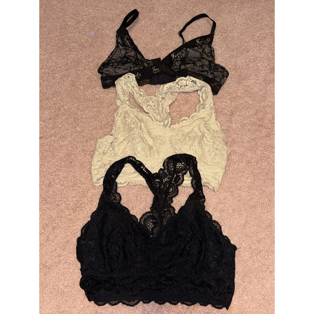 Bra Lot Size Small Racerback And One Adjustable Frederick’s Of Hollywood